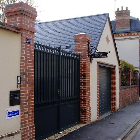 Les Crepinieres Bed & Breakfast Chartres Exterior photo